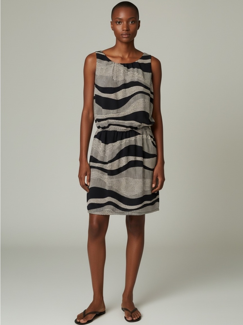 Forever 21 Black & Cream Geometric Print Sleeveless Dress Medium